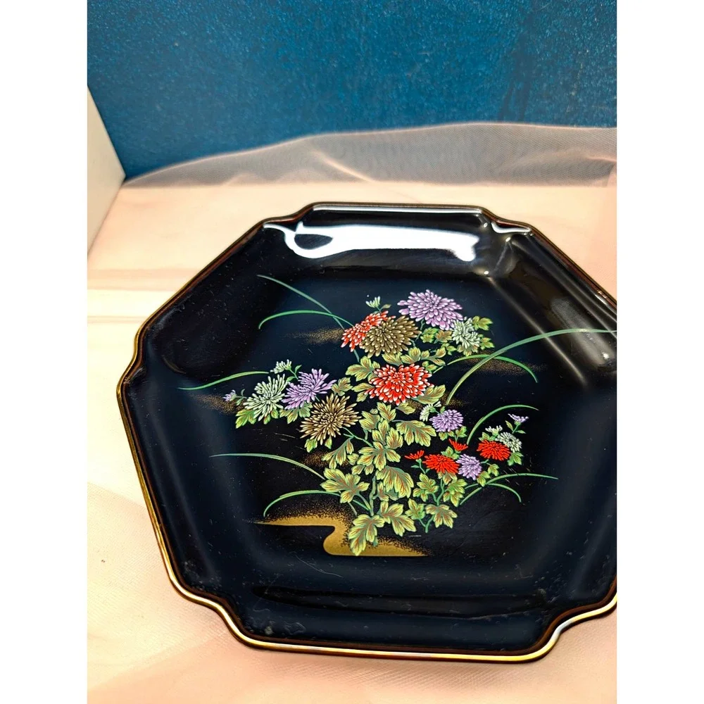 Vintage Japanese Black & Gold Chrysanthemum Floral Trinket Tray